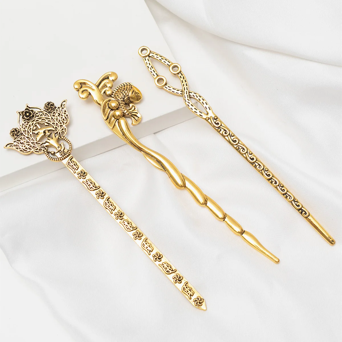 Chinese Style Hair Pins Gold Chopstick Accessories Buns Metal Long Hair   H8bb6c5e89f6c47589402da798843585fA 