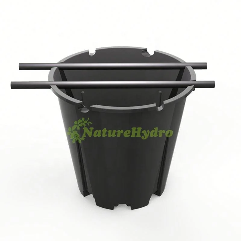 design plant pots Campania International | Tall Borsa Planter