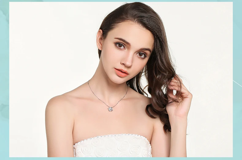 Elegant 925 Sterling Silver Clover Necklace