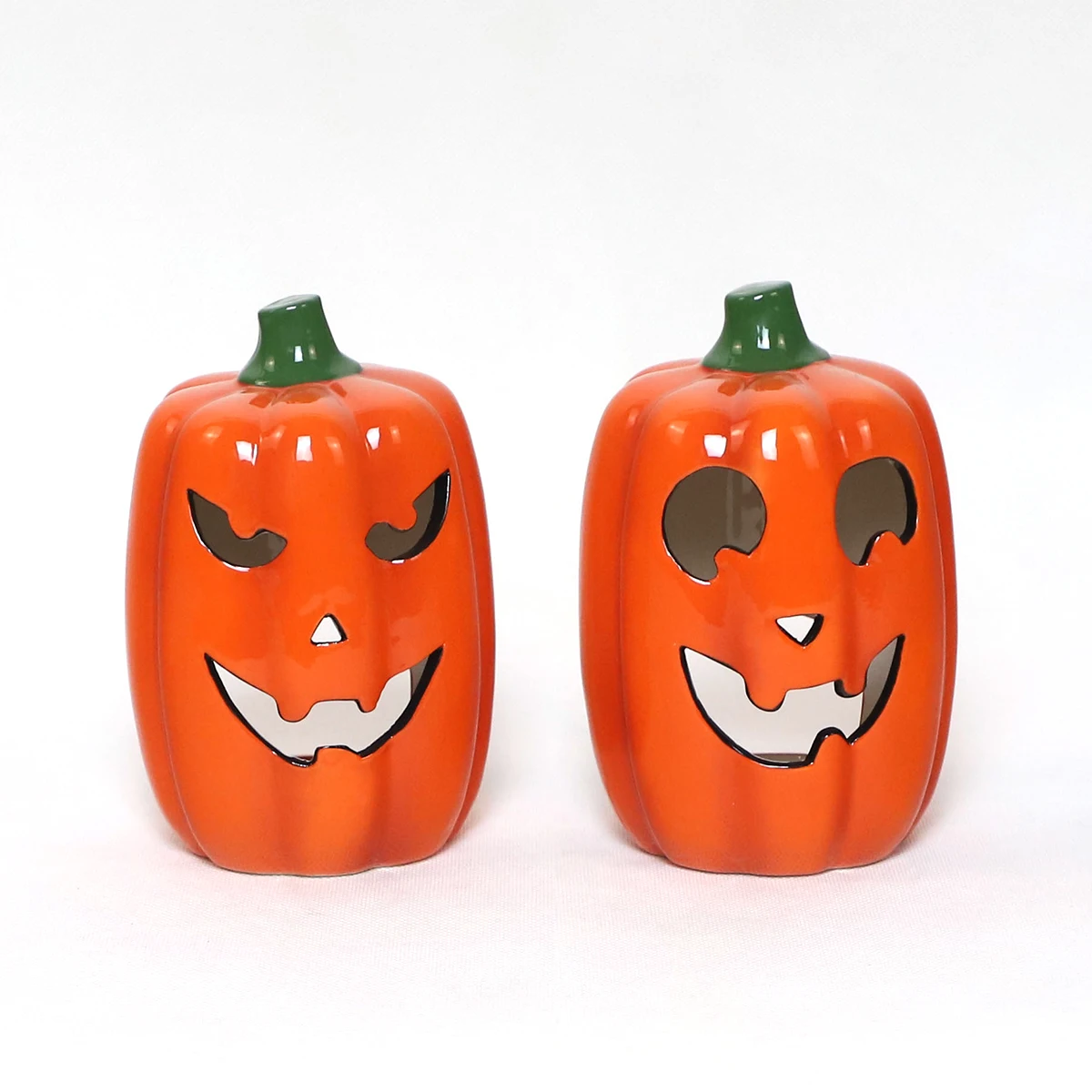 Halloween Wholesale High Quality LED Light Up Ceramic Pumpkin Lamp Ornaments Hollow Out  Pumpkin For Store Decoration