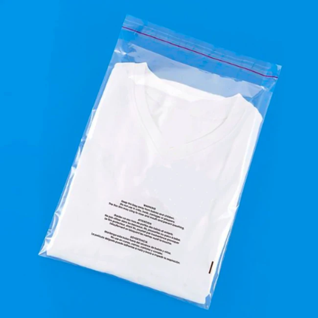 1000 мешок. Пакет 40 микрон. Vacuum Ziplock Bag with White background.