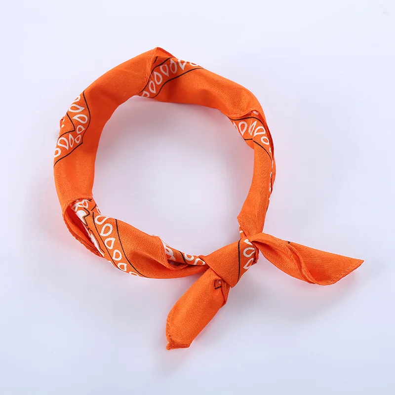 CHANEL 　バンダナ　ヘアバンド　 スカーフ　オレンジ CHANEL バンダナ ヘアバンド スカーフ オレンジ