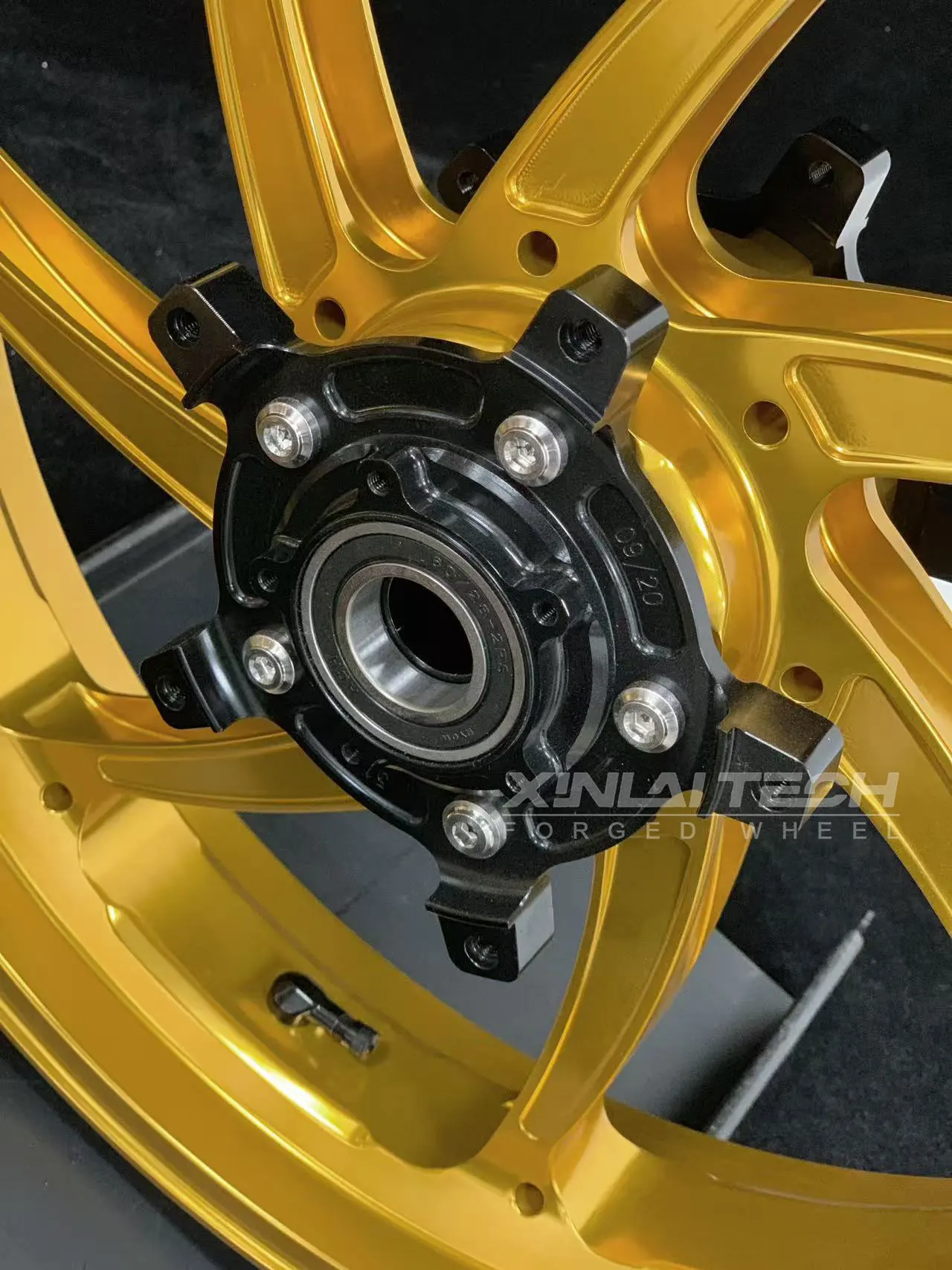 XL Custom Forged Motorcycle Wheels Aluminum Anodized Finish 17 18 Inch OEM ODM Factory Custom Upgrade for Yamaha R1 R1M MT10 - Image 3