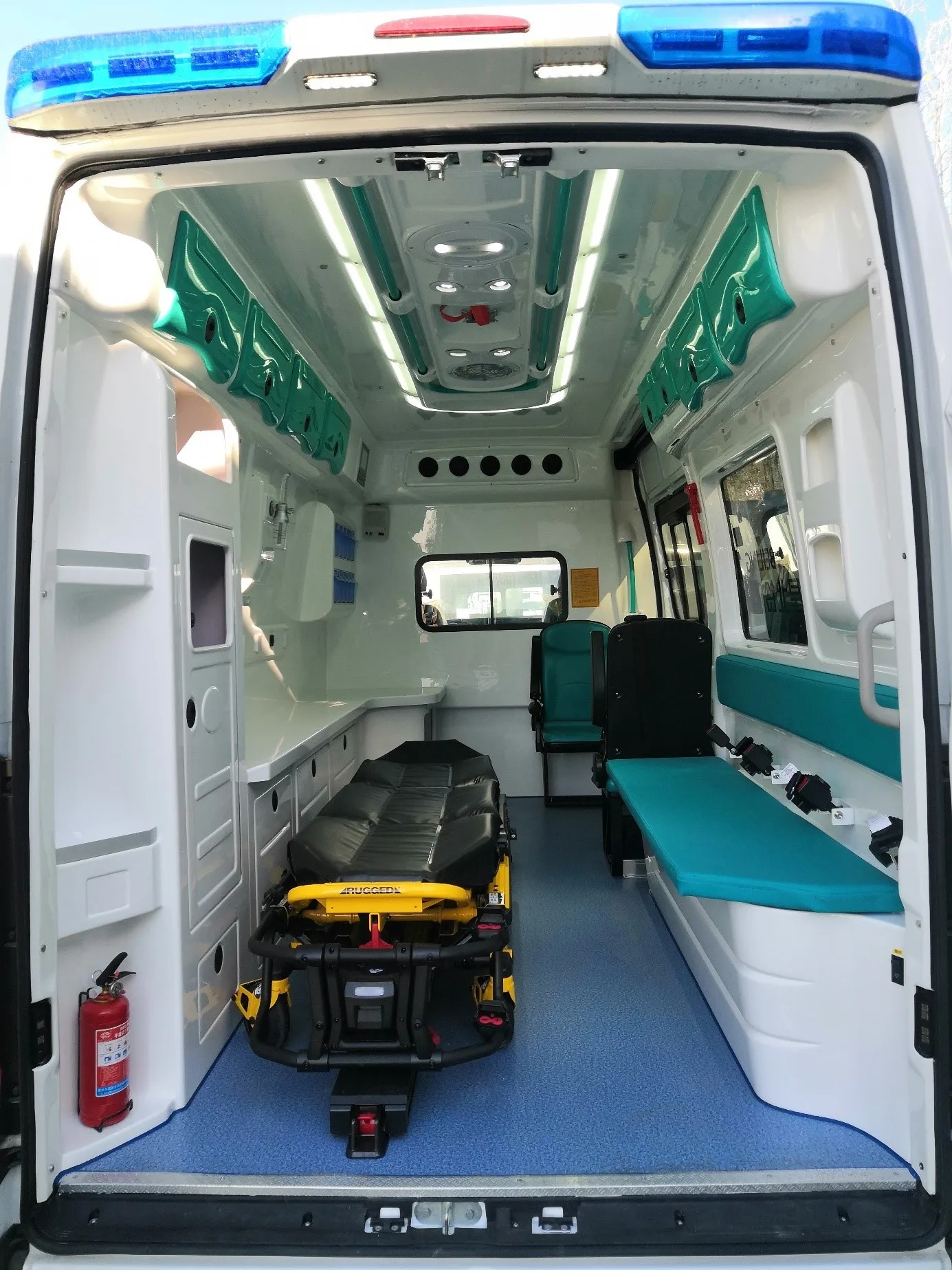 Portable Mobile Medical Clinic Bus with X-Ray Machine Dental Chairs and Mobility Aids for Emergency