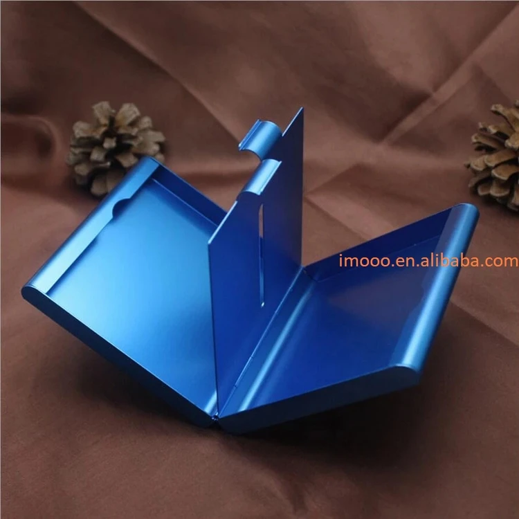 Factory Price Cigarette Case 20 Sticks Portable Cigarette Clip Creative  Metal Box Windproof Men's Gift Custom Logo