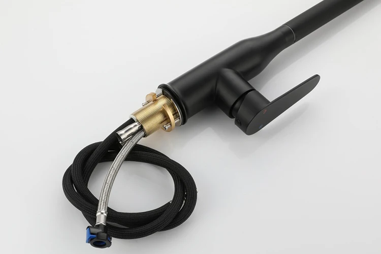 Grifo de cocina negro abatible de acero inoxidable con una sola palanca y un solo orificio