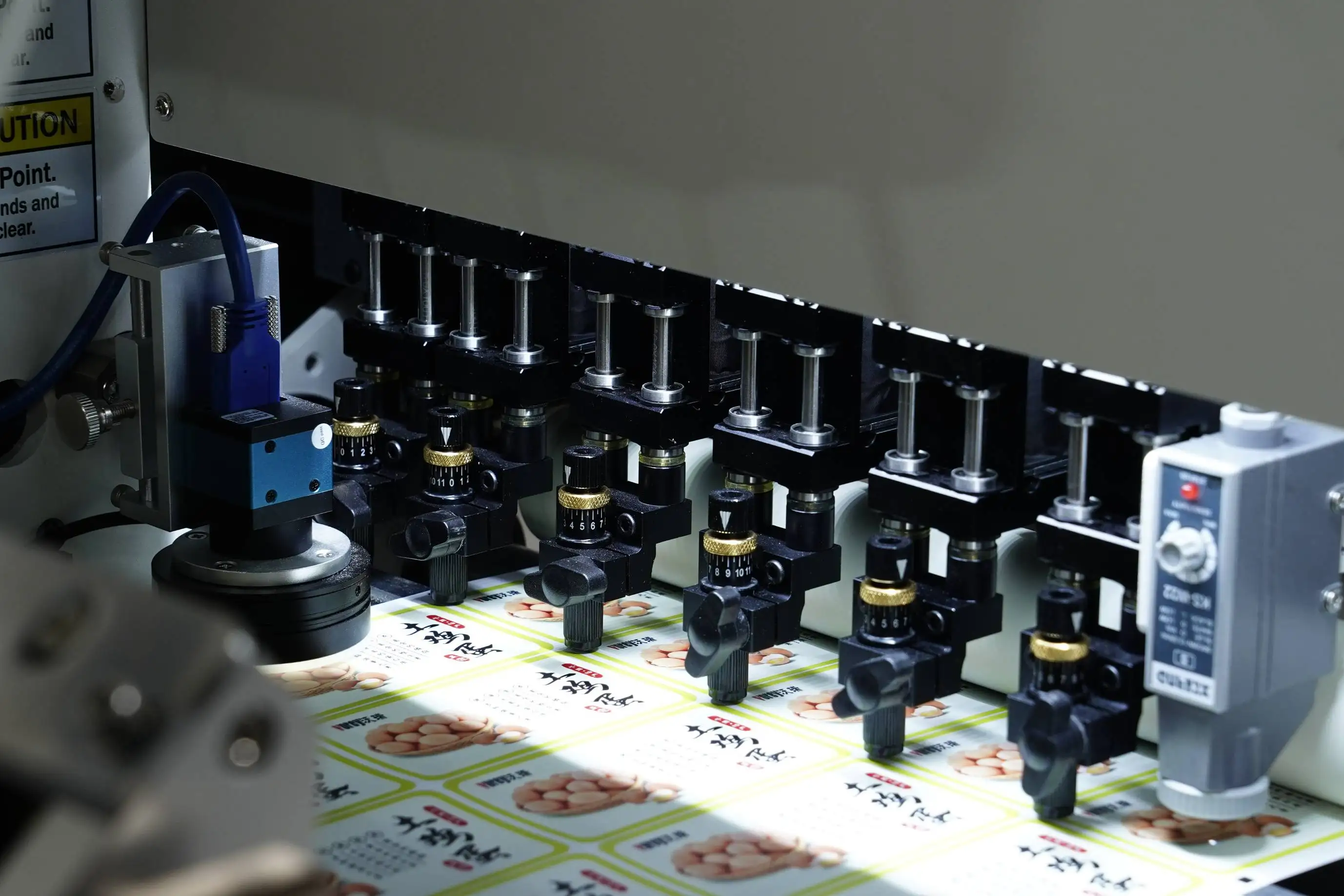 China High Speed Fully Automatic Digital Label Die Cutter Cutting Machine AI Vorey VD3350