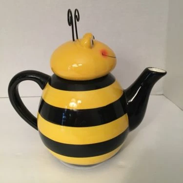 Teapot with Bumble Bee Design Vintage Kitchen Dinning Decor