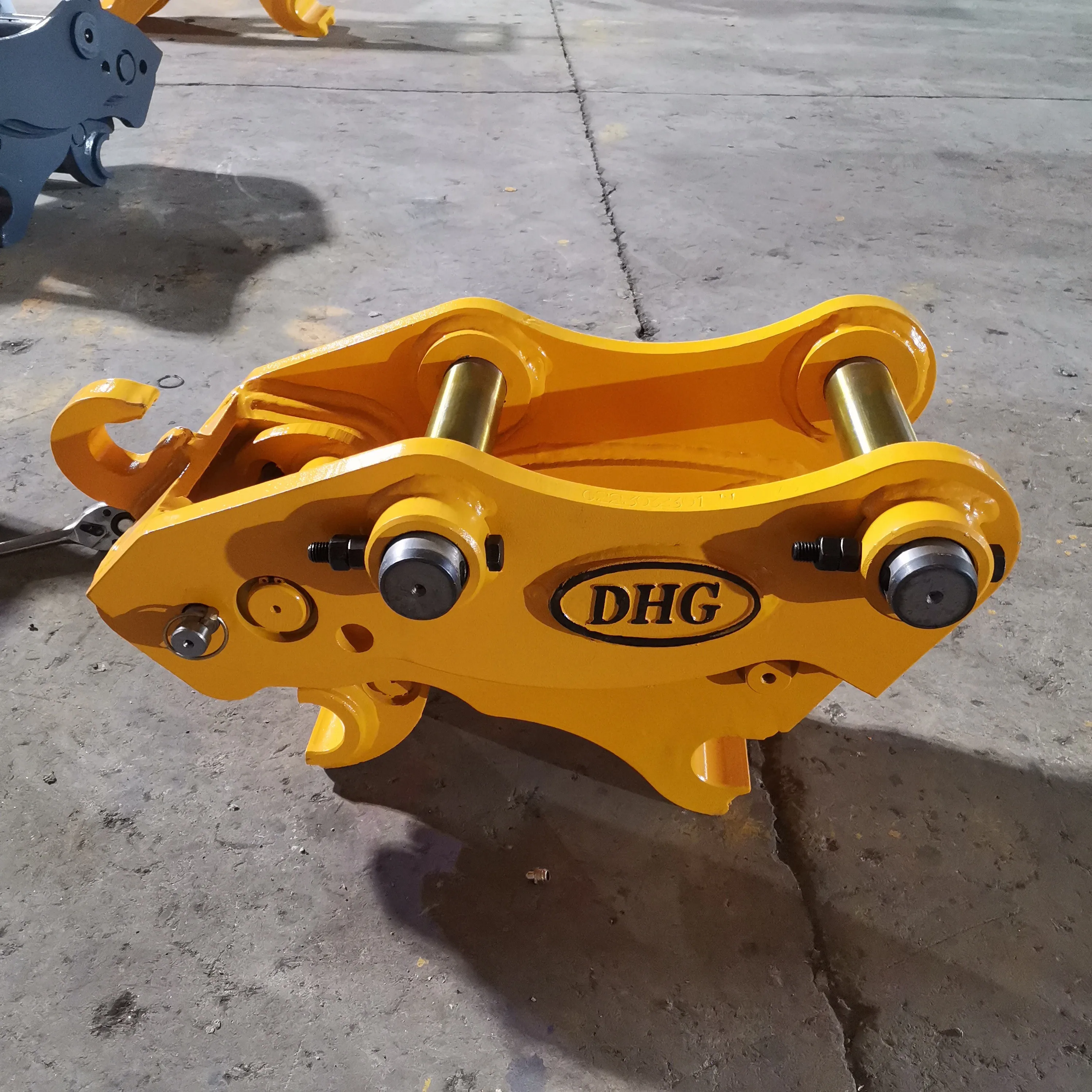 DHG Mini Excavator Quick Hitch 1-4 Ton  Hydraulic Multi Quick Coupler for Jcb Excavator