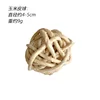 Bola de cuerda de maíz de aproximadamente 5 cm.