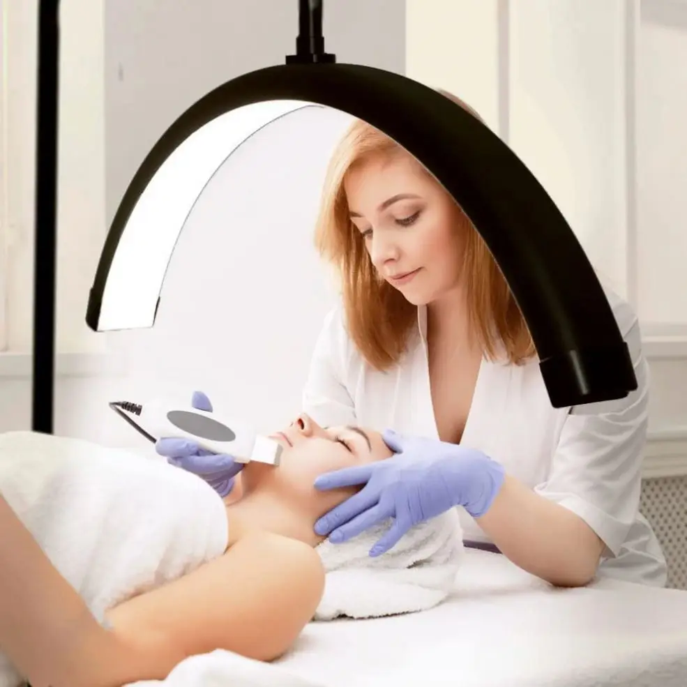 esthetician light with phone holder