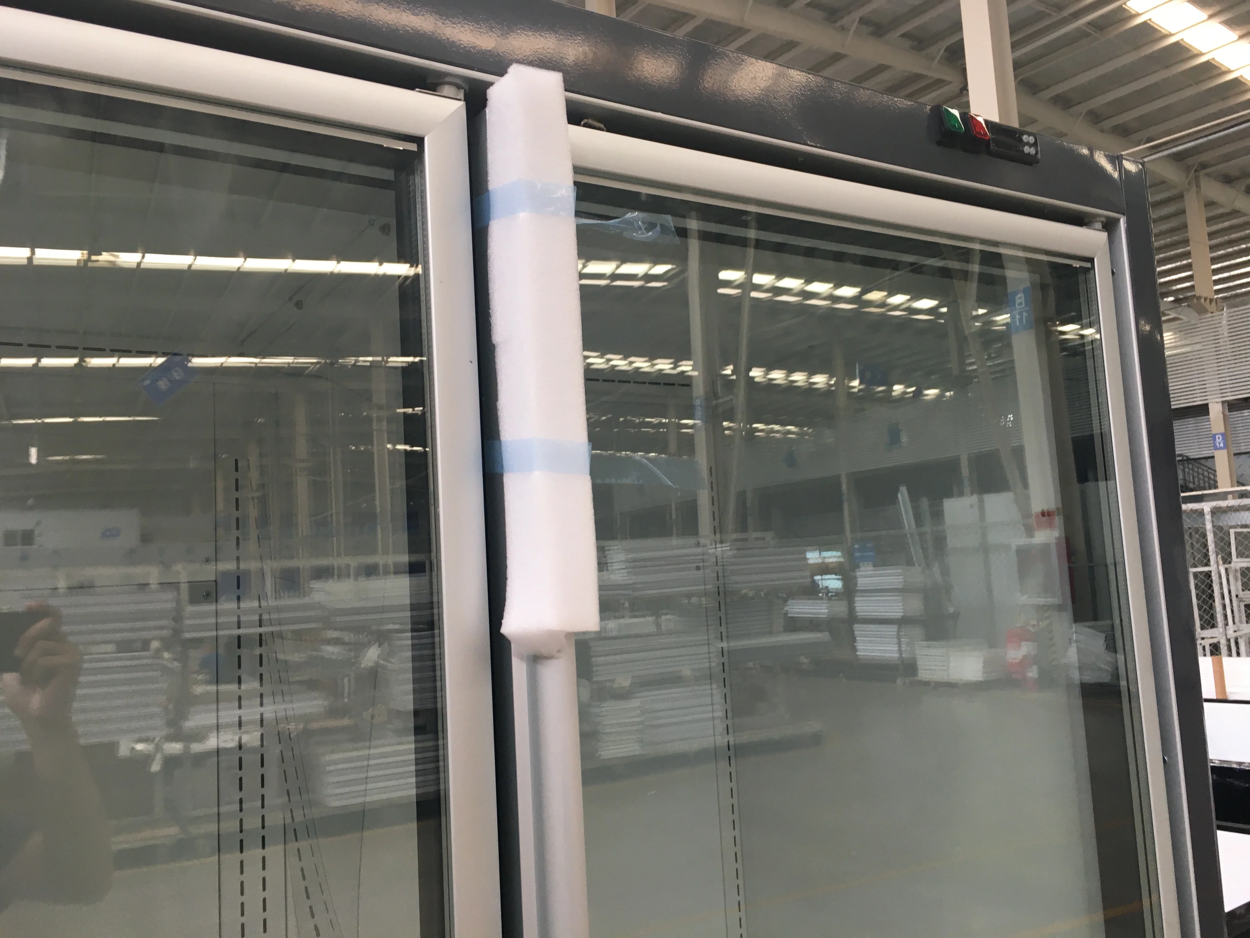 Competitive Prices Supermarket Multidecks Glass Door Refrigerator Display Showcase With Glass Door Fridges