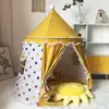 Yurta in cotone e lino giallo con grande stella colorata e borsa portaoggetti