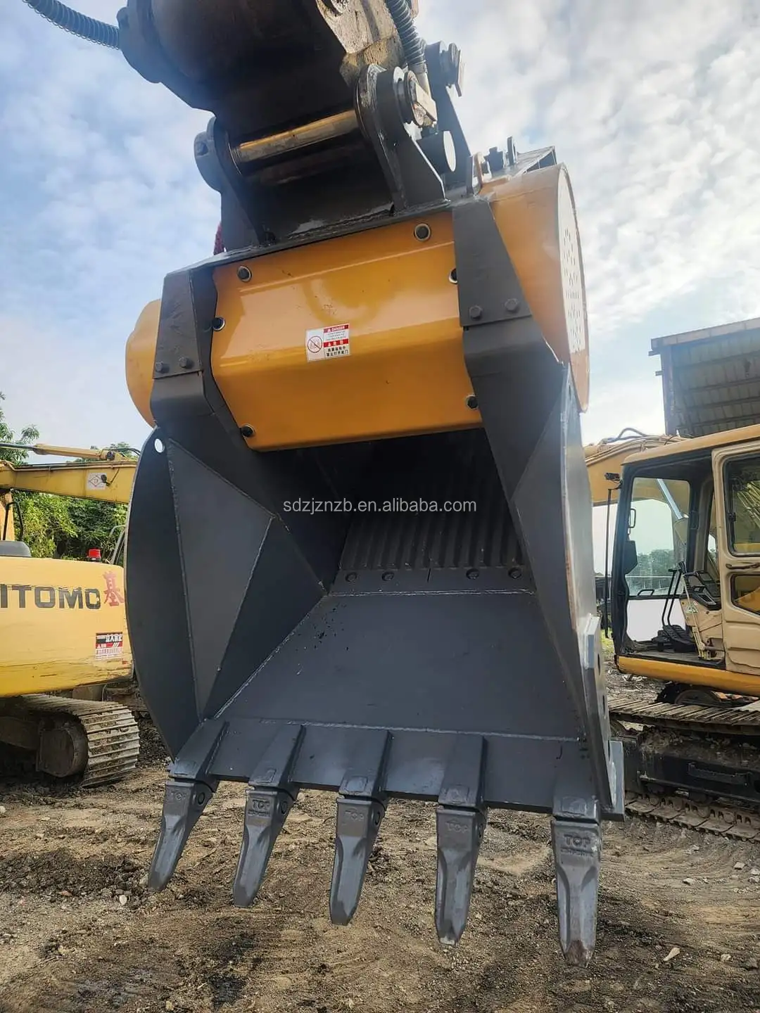 Factory Customized Excavator Attachment Bucket Crusher for 20-35t Excavator