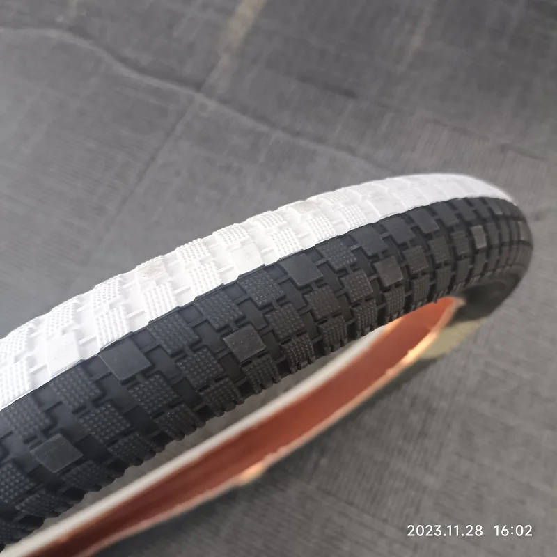 20インチ BMXタイヤ 16/18/20*2.35 自転車チューブ ブラック・ブルー壁