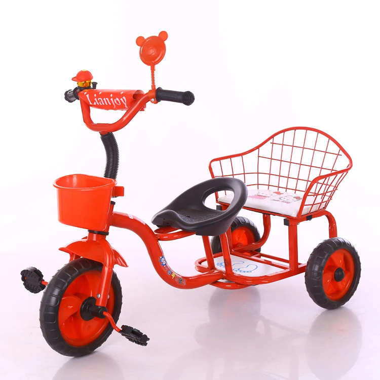 Детский велосипед три колеса. Велосипед 3 колесный детский. Трехколесный велосипед для двоих детей. Ребенок на 3 колесном велосипеде. Трехколесный велосипед с двумя сиденьями.