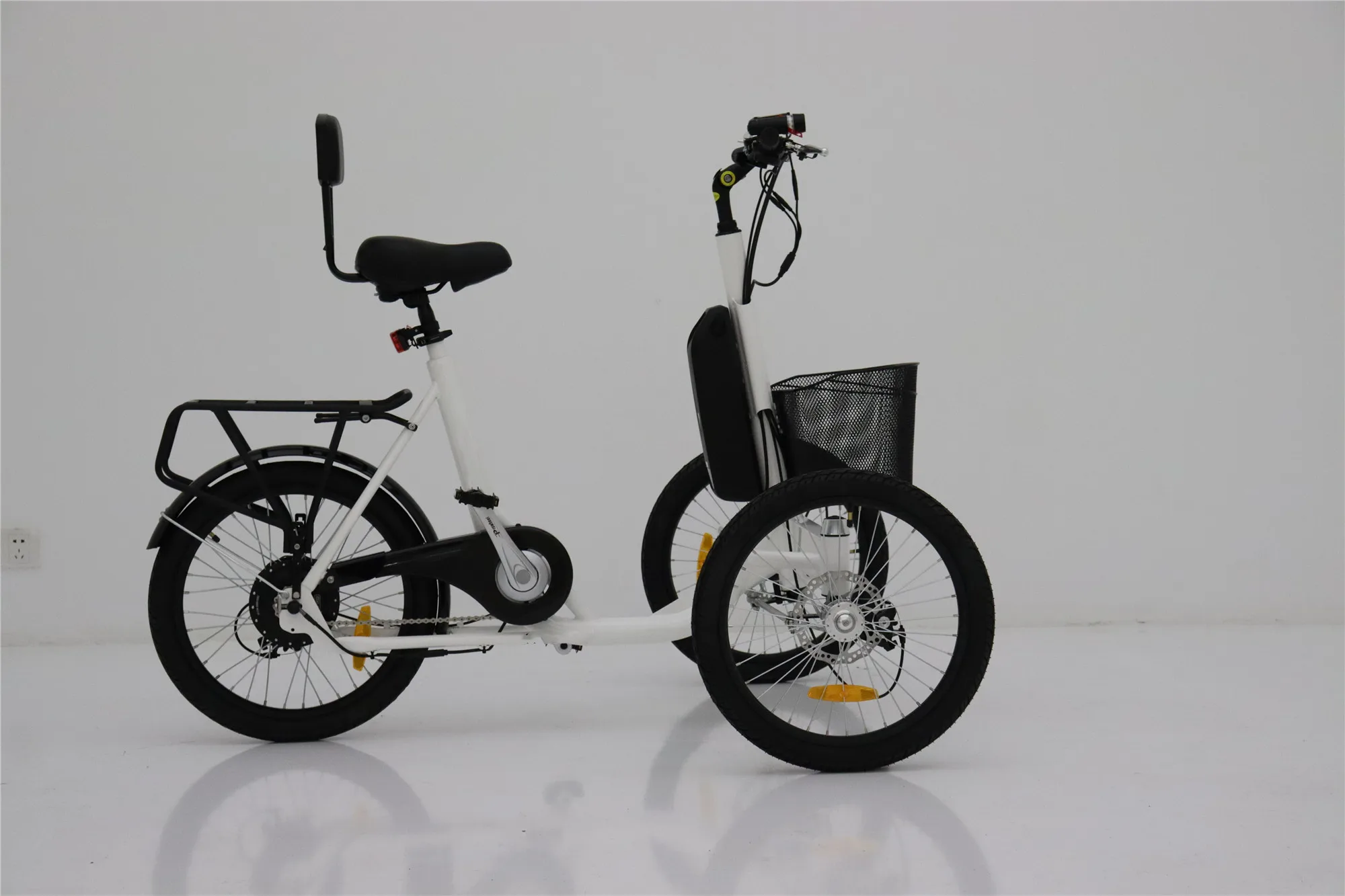 tricycle with 2 wheels in front