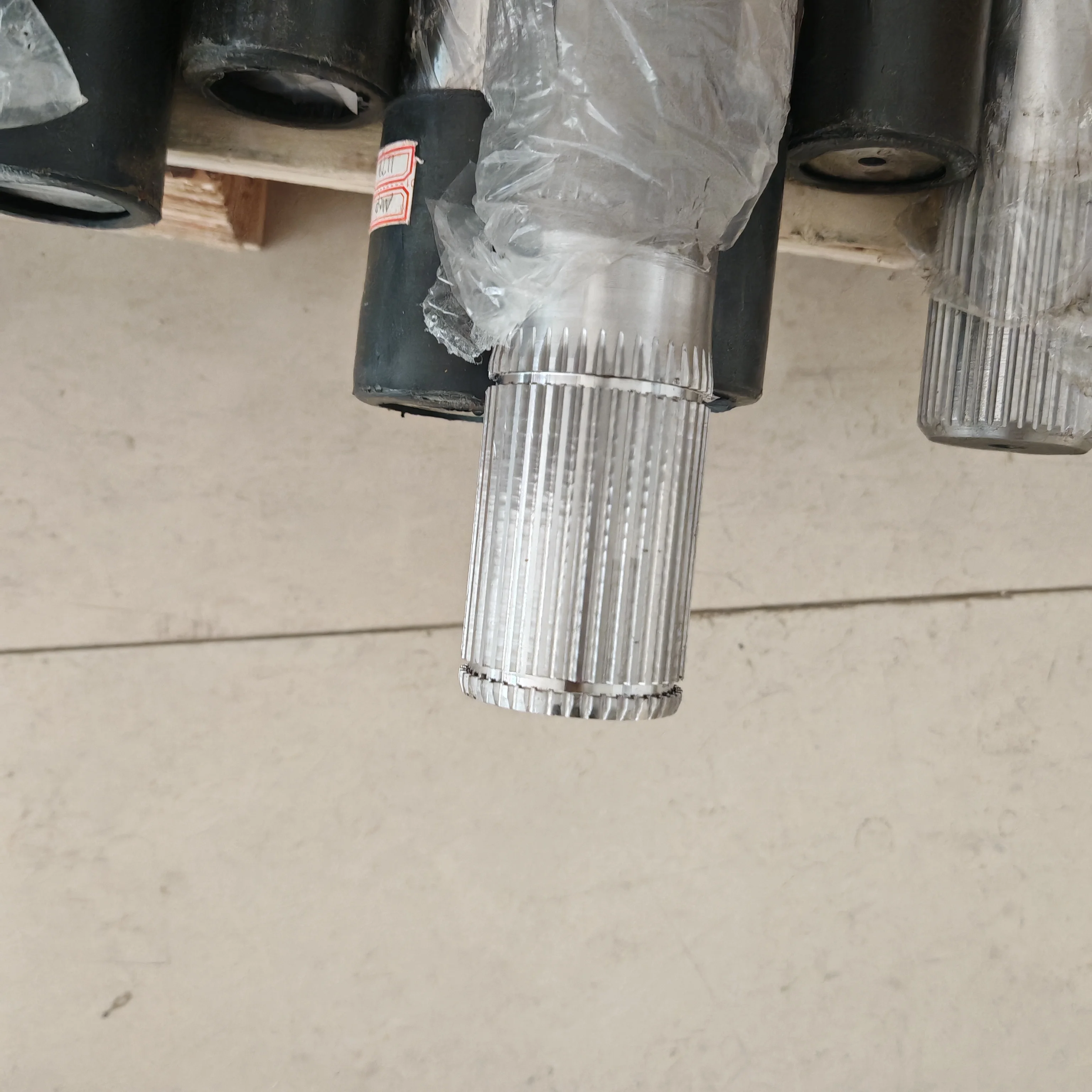 right-AZ712734001015.jpg
