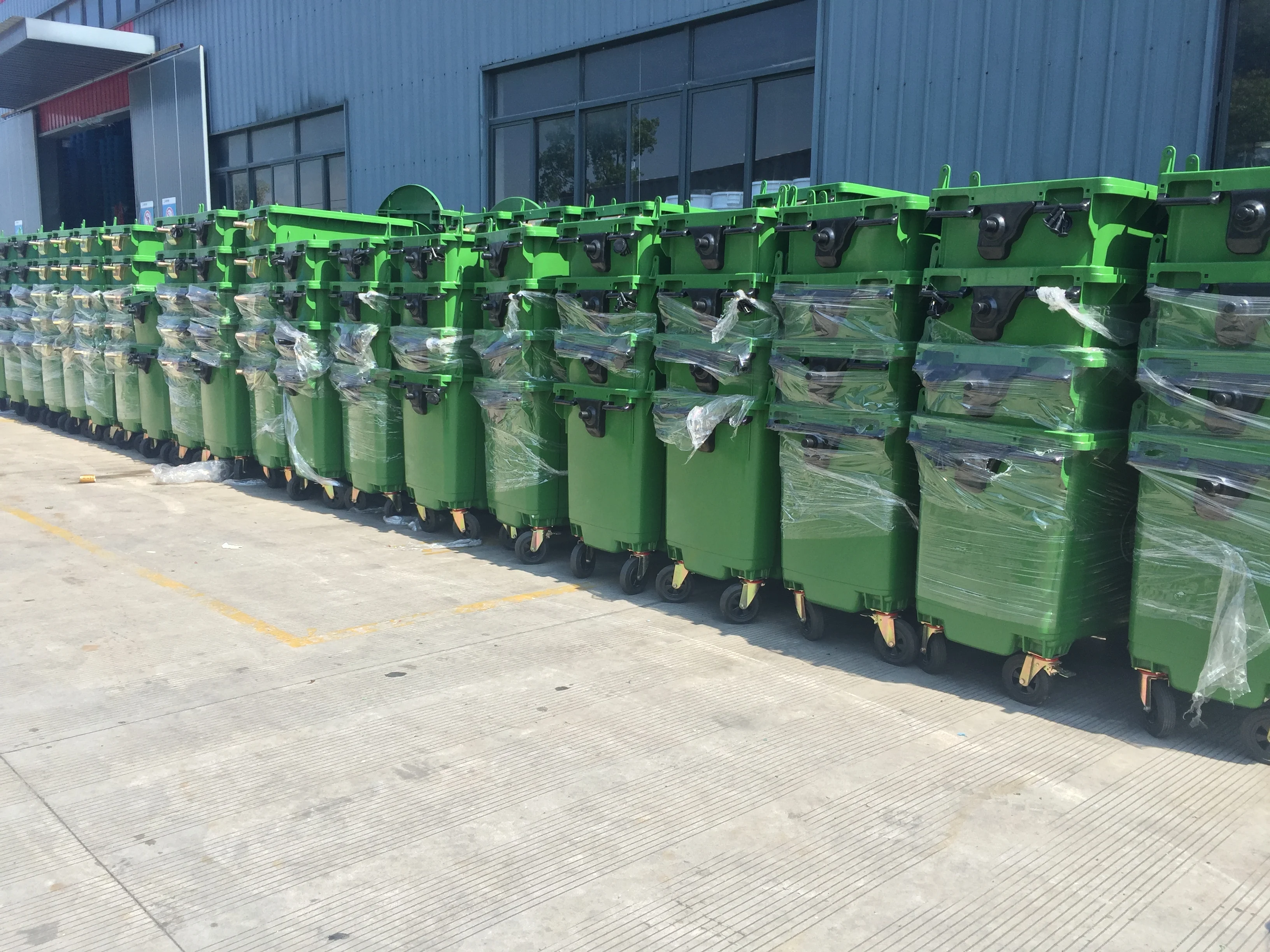 Large capacity 660 liter hdpe waste containment garbage bin with lid and pedal