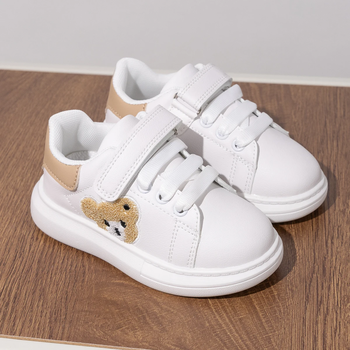 Cute Bear-Embellished Animal Prints Casual Shoes Sneakers Pu Upper