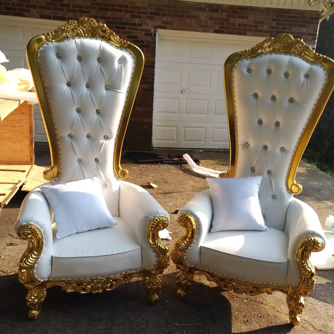 产品描述 国王宝座椅子 材料 实木框架   高密泡沫 尺寸 88*78*178