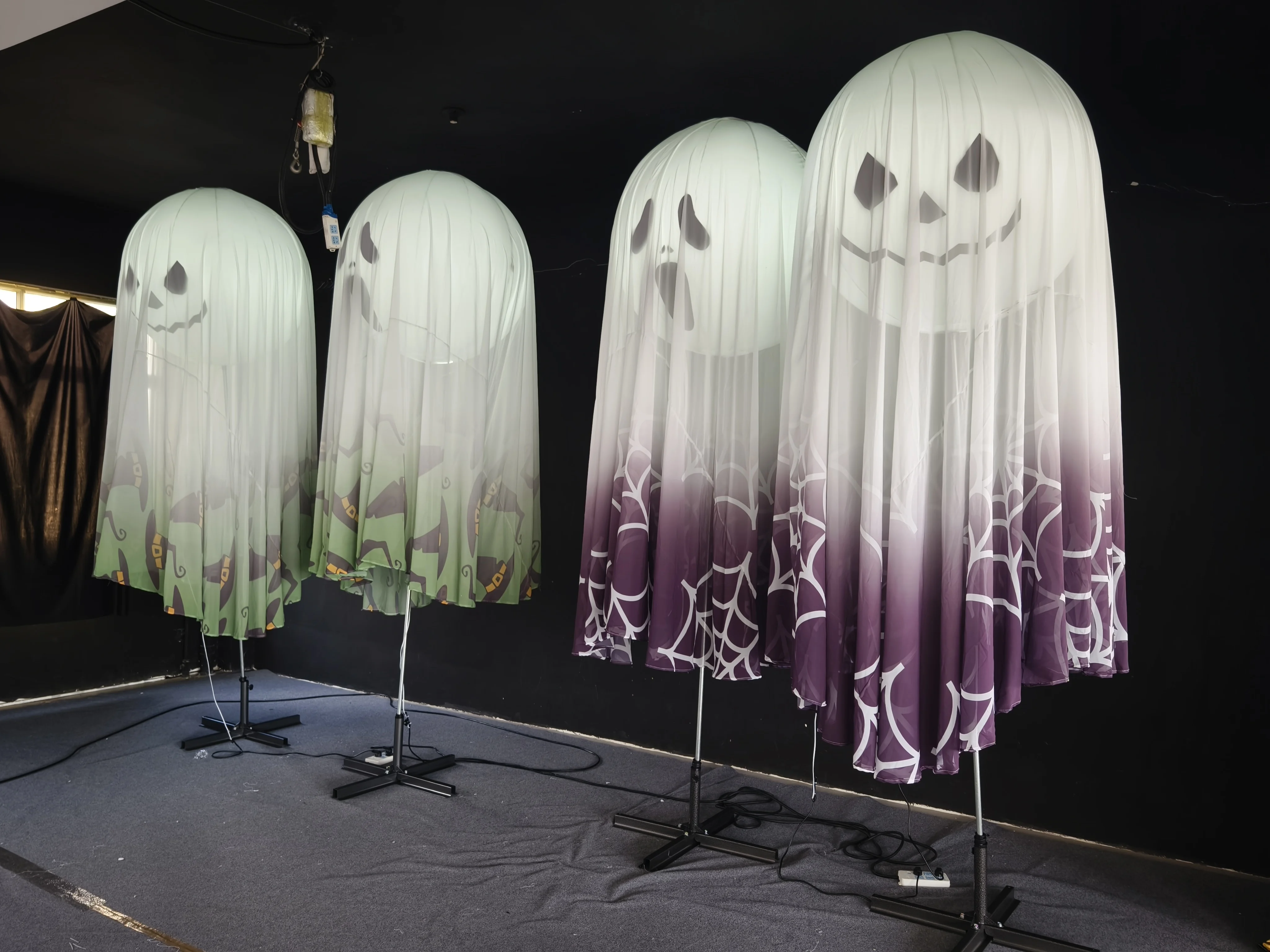 Customized Inflatable Halloween Ghost Model, LED Lighted Inflatable for Commercial Decoration