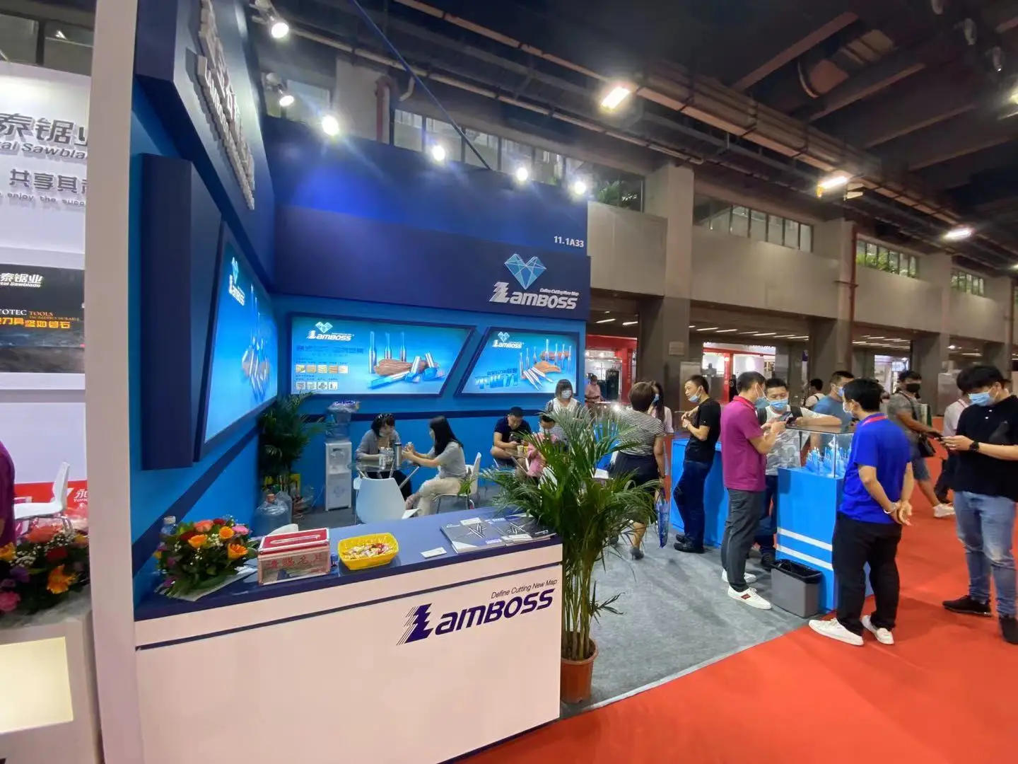 Precision 96 Teeth 300mm Diameter TCT Circular Saw Blade with 3.2mm Blade Width for Smooth Cutting