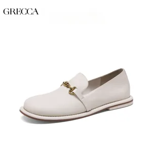 White Leather Flat Shoes New Single-person Commuting Casual Shoes Toe-up Flat Design Suitable for Girls Daily Wear