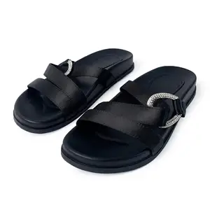 Customized Fine Designer Shoes Feet Clipped Bright slippers Women's and Women's Flat slippers Luxury Women's Fashion