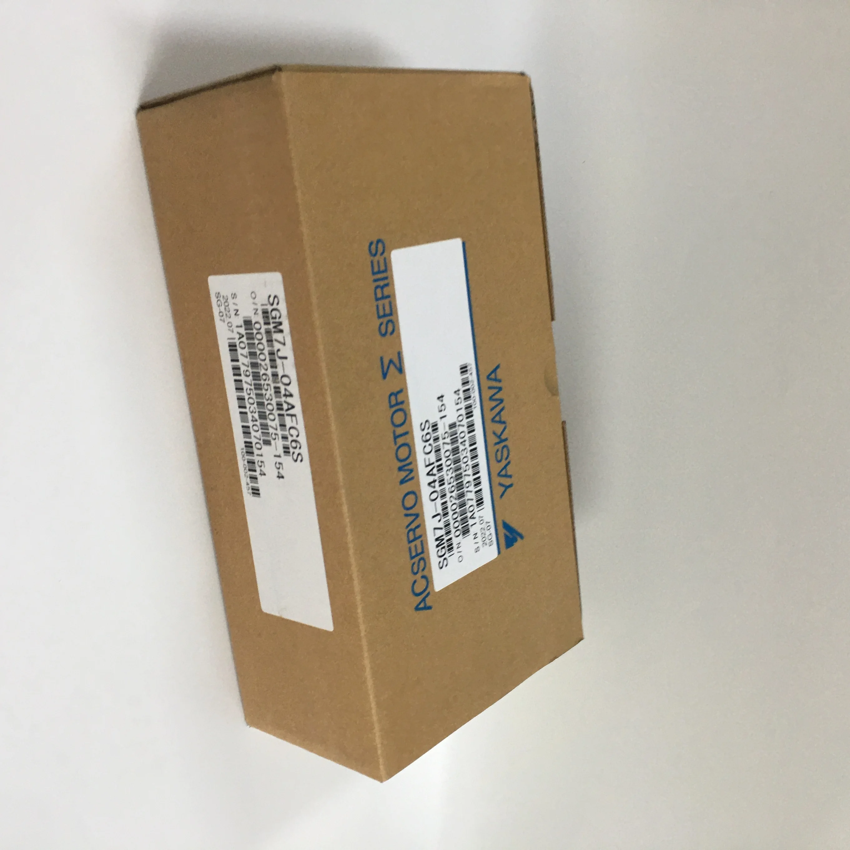 Yaskawa AC servo motor SGM7J-04AFC6S Yaskawa AC servo motor SGM7J-04AFC6S