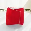 Chien mâle avec bordure rouge