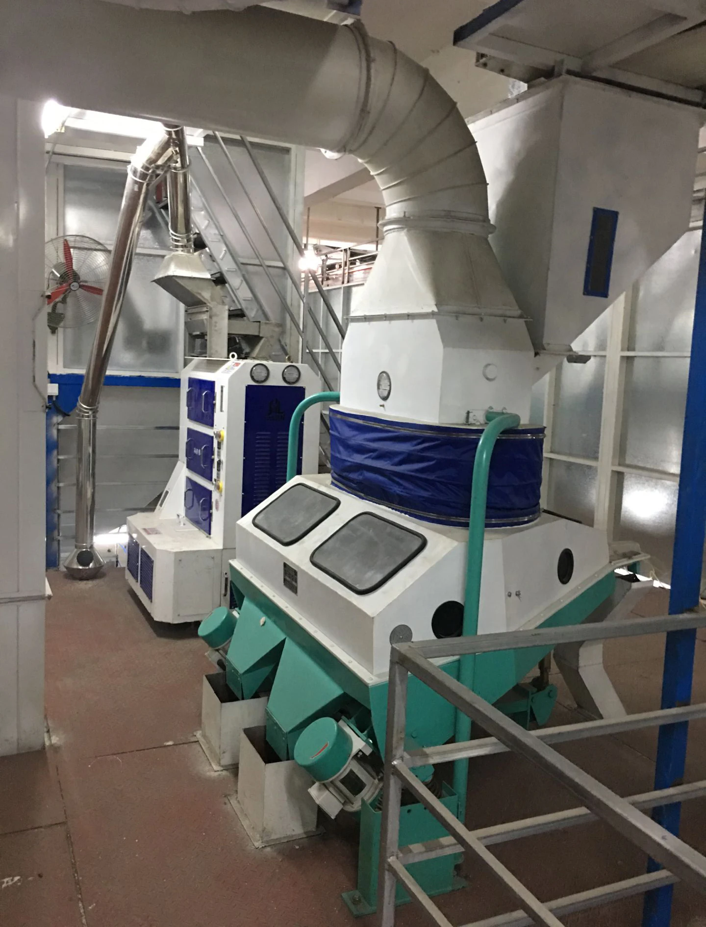 Vibration Motor Gravity Separate Stone Machine Rice Stoner Paddy Stoning Machine Paddy Destoner for Rice Mill Plant