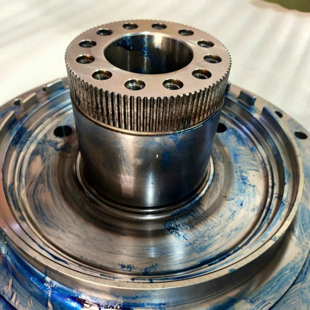 SEM Genuine Spare Parts 5999433 SPINDLE for SEM Bulldozer 832F