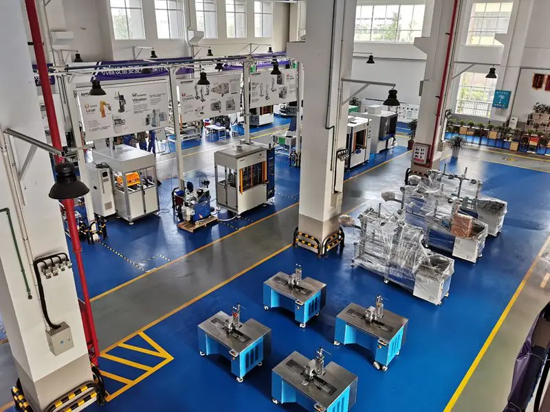 Automatic 220V Intake Manifold Production Line with 7200x5500x2600 mm Dimensions and 40S/1PCS Capacity