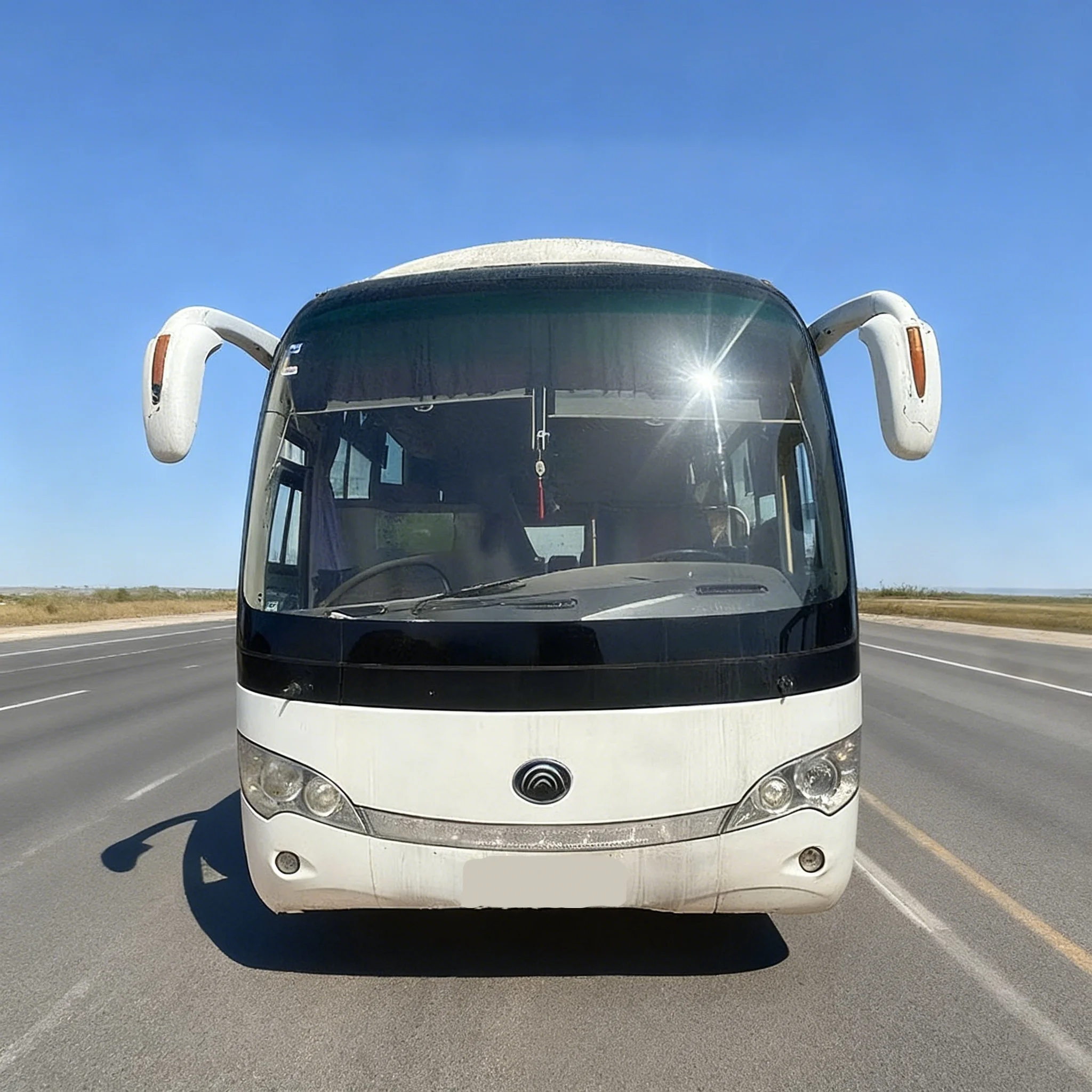 ZK 6888 Bus Luxury Tour Passenger Coach Bus with 33 Seats