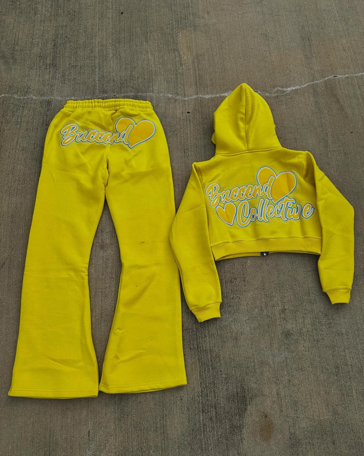 Custom Logo Rhinestone Embroidery Cropped Zip up Hoodie and Jogger Sweatpants Set Sweat Suit Flare Sweatsuit Tracksuit for Women gallery 4