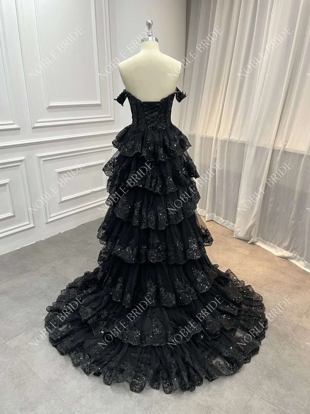 2024 Latest Design Black Lace Evening Dress Long With Split Side Party Gowns
