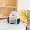 Piccola collezione grigia con attenzione all'invio di pezzi di incenso