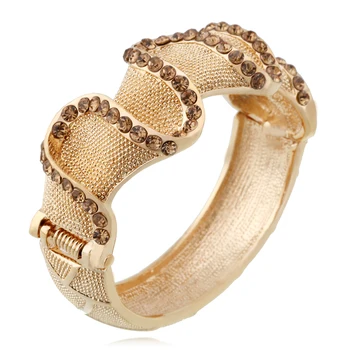 KAYMEN Fashion Zinc-alloy Rhinestones Exquisite Bangles Statement Cuff Bracelet for Women Gold Plating Trendy Accessory