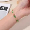 สีเขียว
