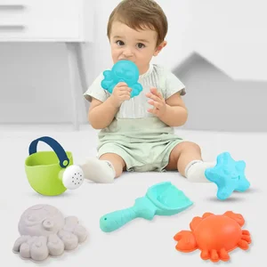 ITTL Indoor and Outdoor Playing 7pcs Kids Beach Toy Set Soft Plastic Beach Bucket