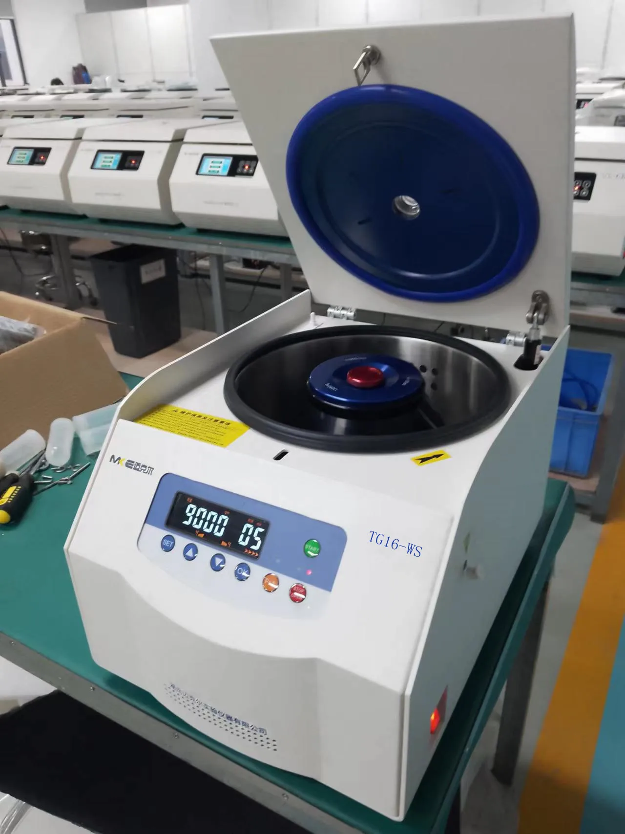Benchtop Professional Max Capacity 4*100ml Medical Laboratory High Speed Centrifuge 8000 Rpm 10000 Rpm