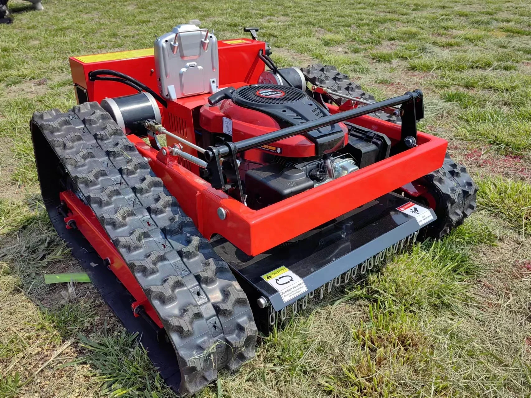 高効率HT550リモコン式クローラー芝刈り機、農場や庭用ガソリン草刈機 