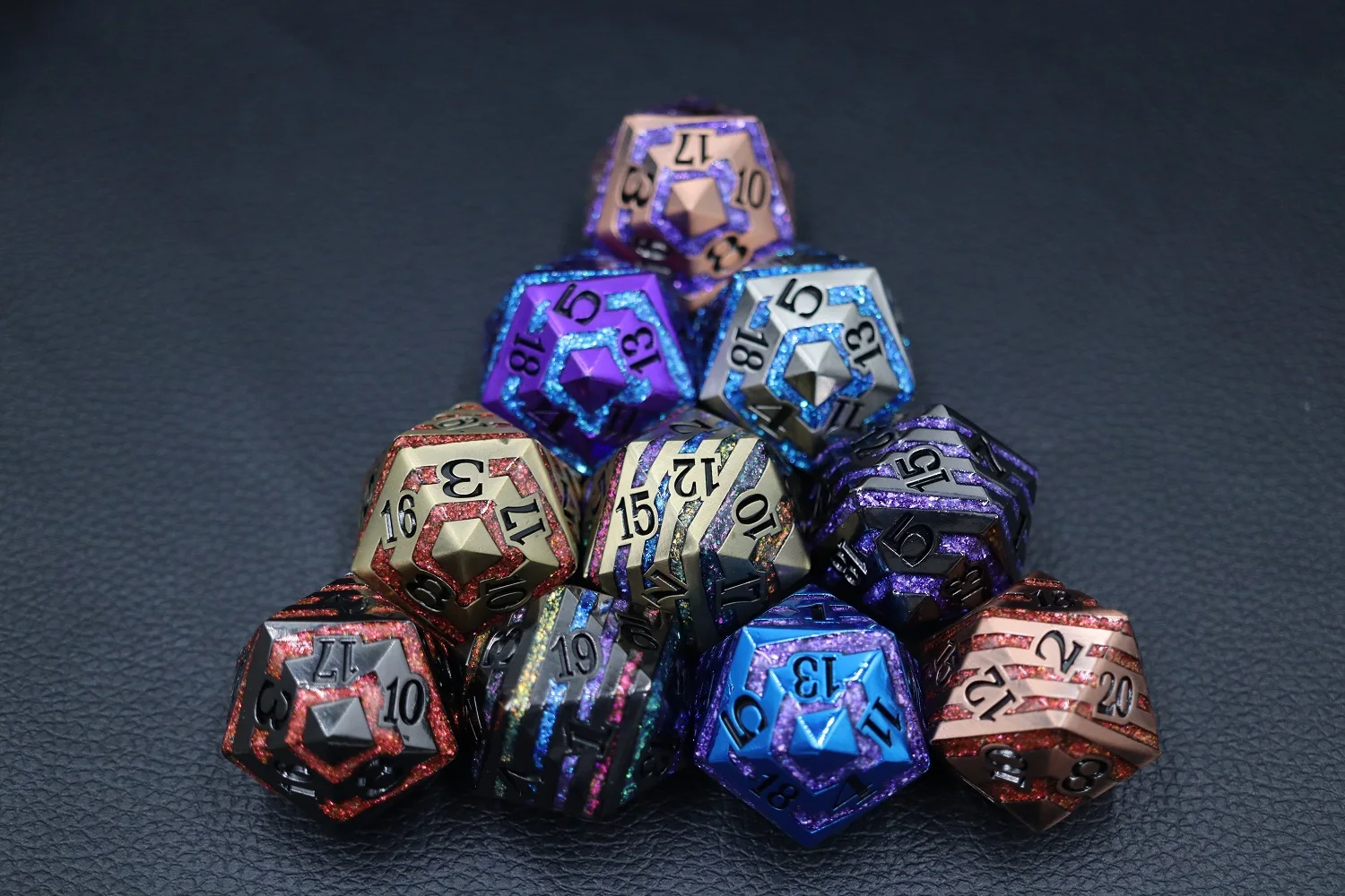 Oversize Stripe Metal 33mm D20 Zinc Alloy Polyhedral Dice for DND Games Different Colored Oversize Stripe Metal 33mm D20 supplier