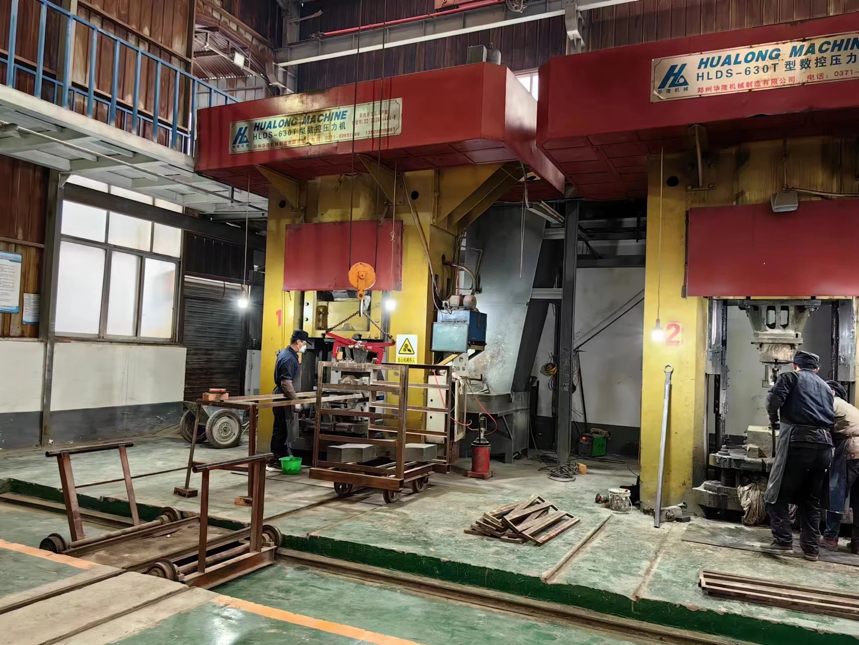 Hot Sale Alkaliresistant Refractory Bricks Standard Buy Customizable Mgo And Cao Content,High