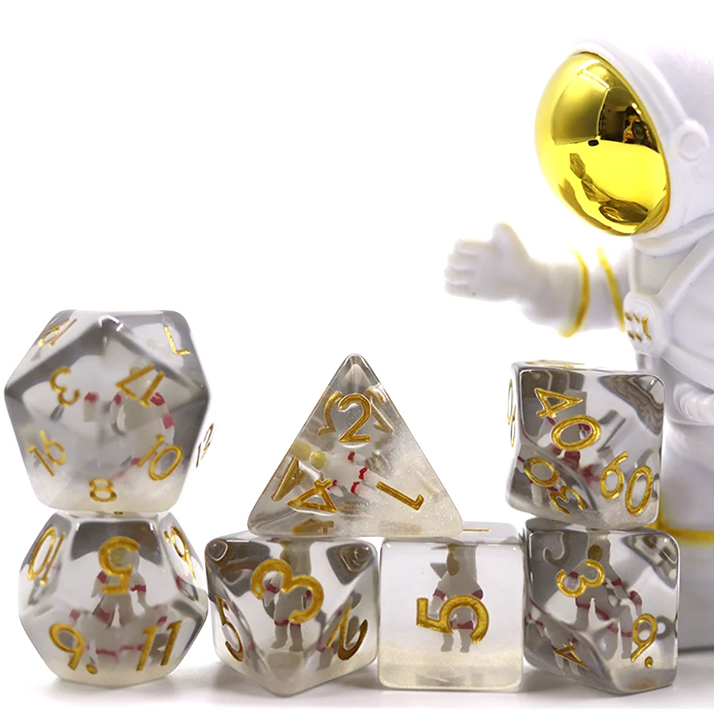 Set di Dadi Poliedrici Arrotondati a Mano da 7 Pezzi in Resina con Inclusione Astronauta per Giochi DND