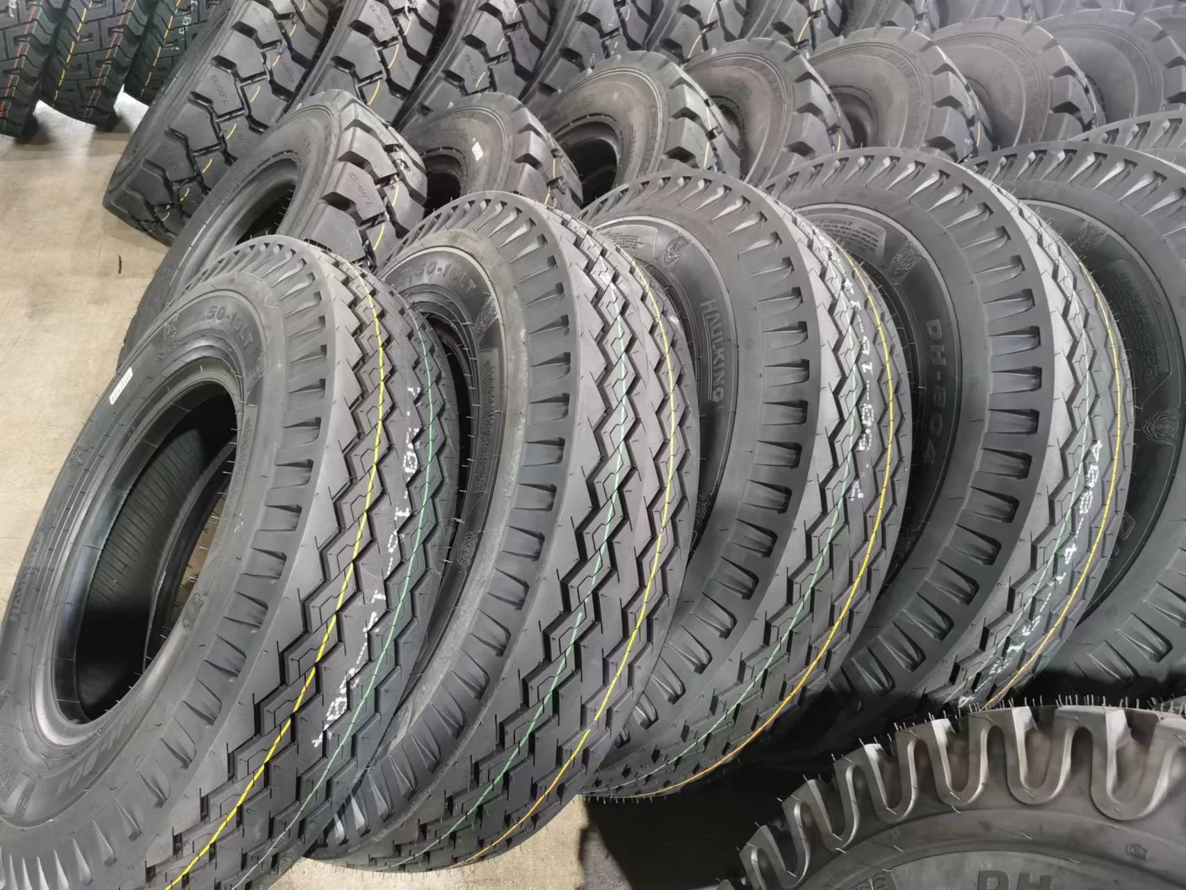 China Best Performance Palm Tree Oil Truck Tires Light Truck Tires 16