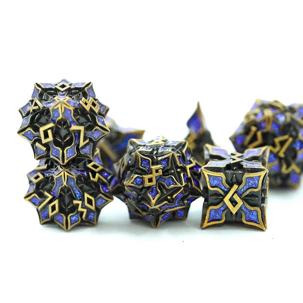 Özel D20 RPG Oyunu Dungeons & Dragons Keskin Kenarlı Ölçekli Zar Aksesuarları Promosyon Polihedral Metal Zar Seti