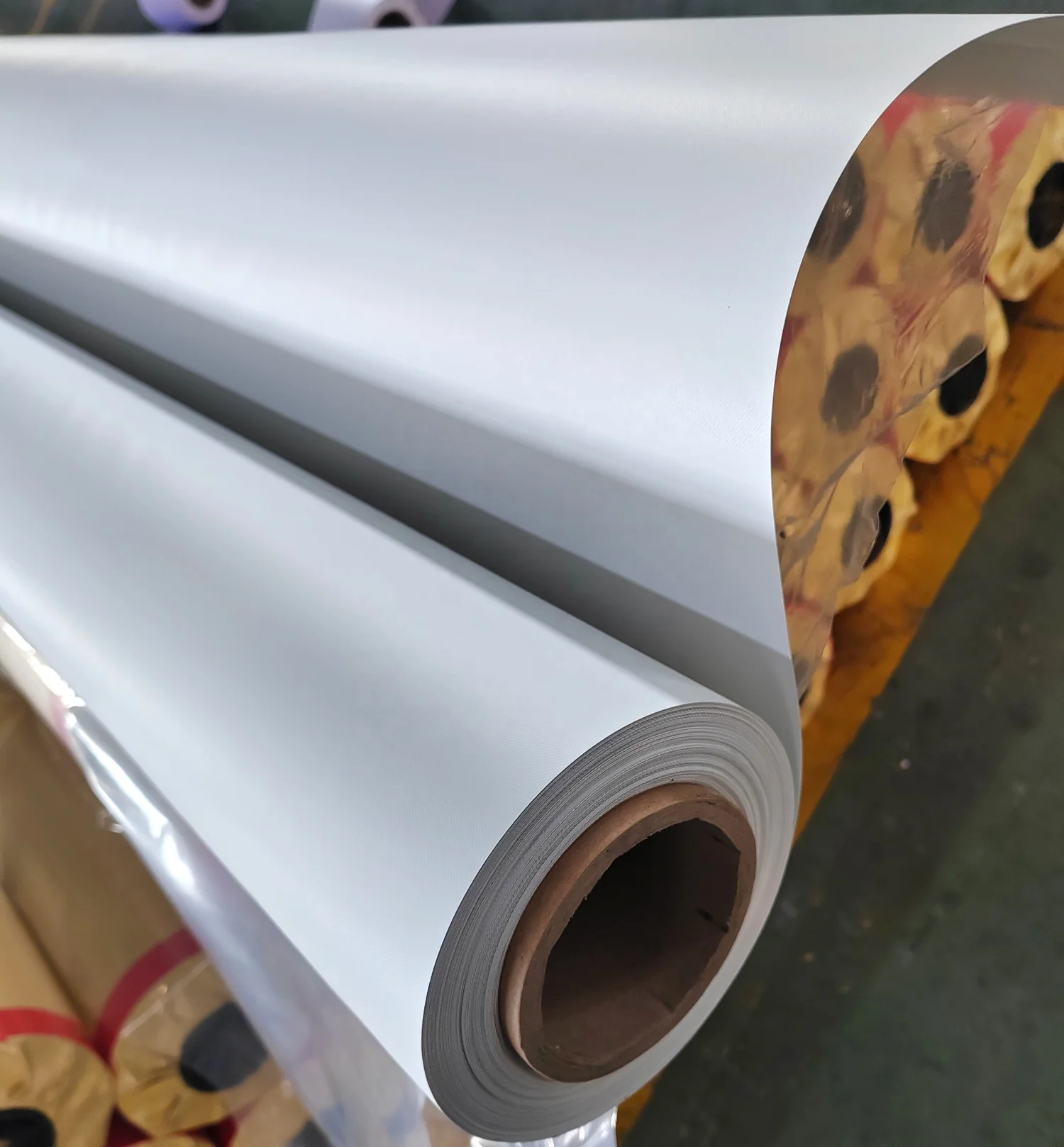 China factory 240g-680g Lonas De Pvc Banner Rollo Fabric Banner Printing Flex Banner roll PVC tarpaulin canvas roll