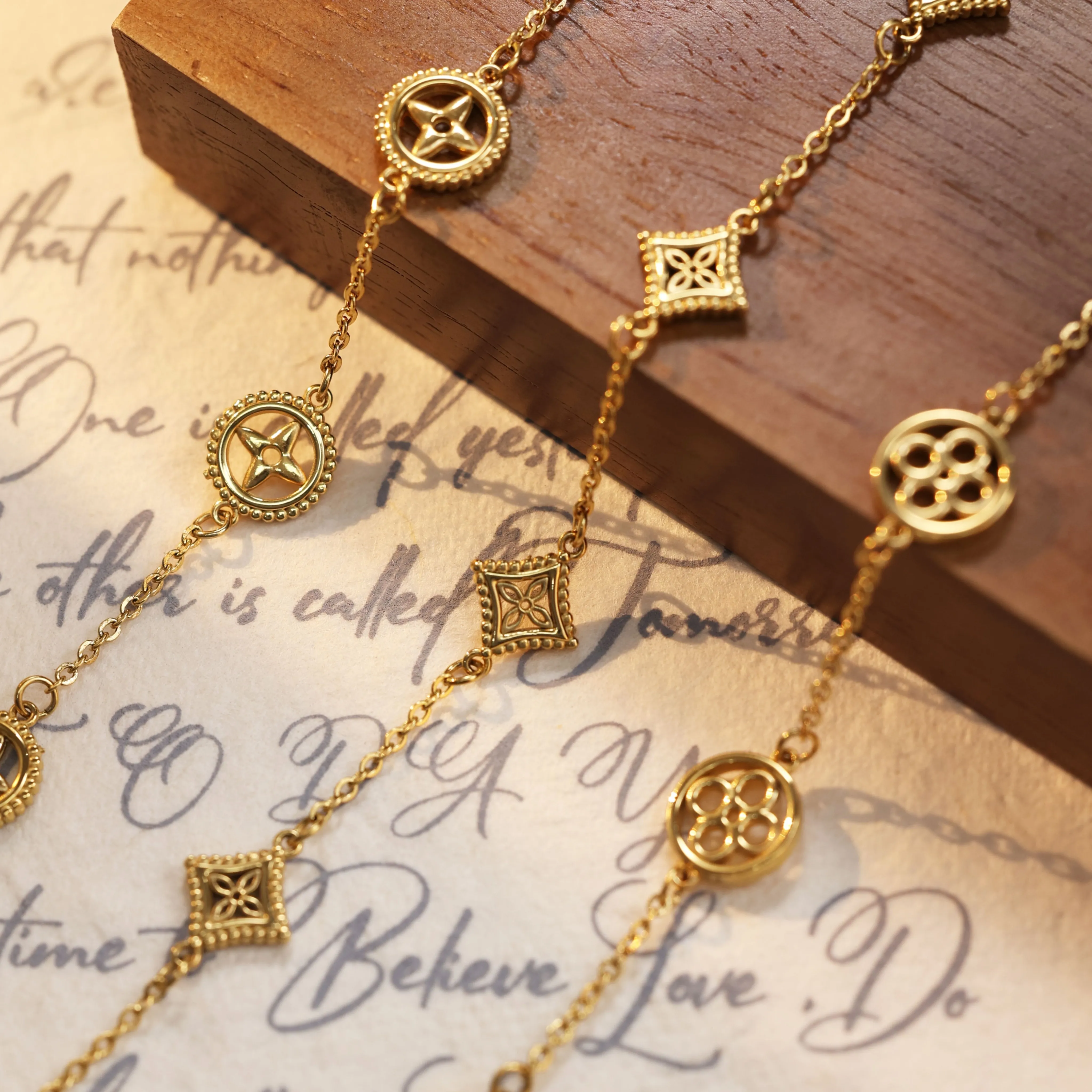 XIXI High Quality 18k Gold New Design Bangles Stainless Steel Charm Fashion Fine Jewelry Chain Bracelet Women